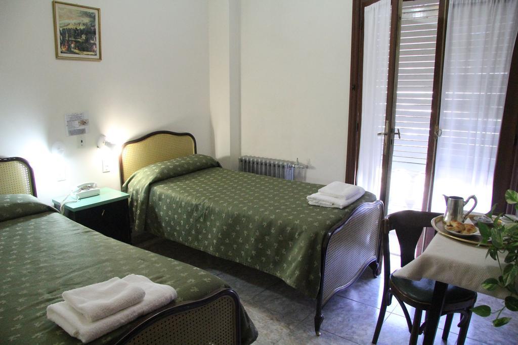 Hotel Touring Club Trelew Eksteriør bilde